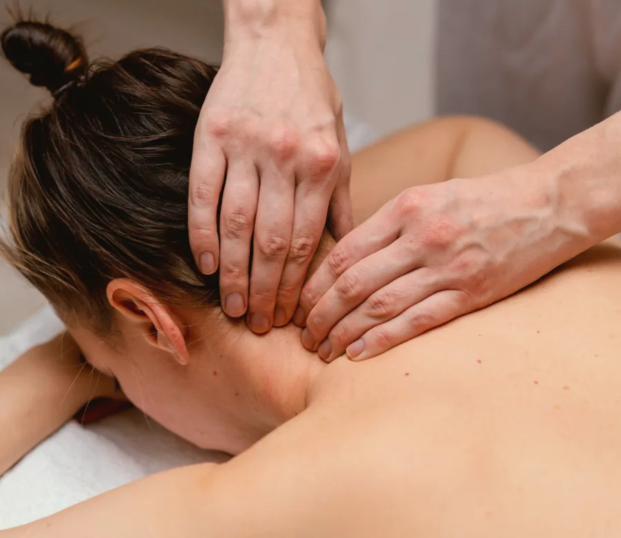 Atendimento humanizado em massagem terapêutica na Amadora