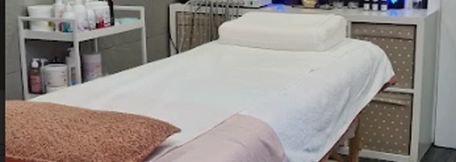Espaço acolhedor para massagens e tratamentos na Amadora